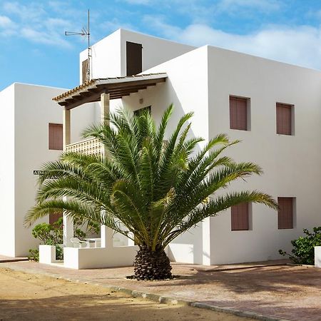 Apartamentos Escandell - Formentera Vacaciones Playa Migjorn Bagian luar foto