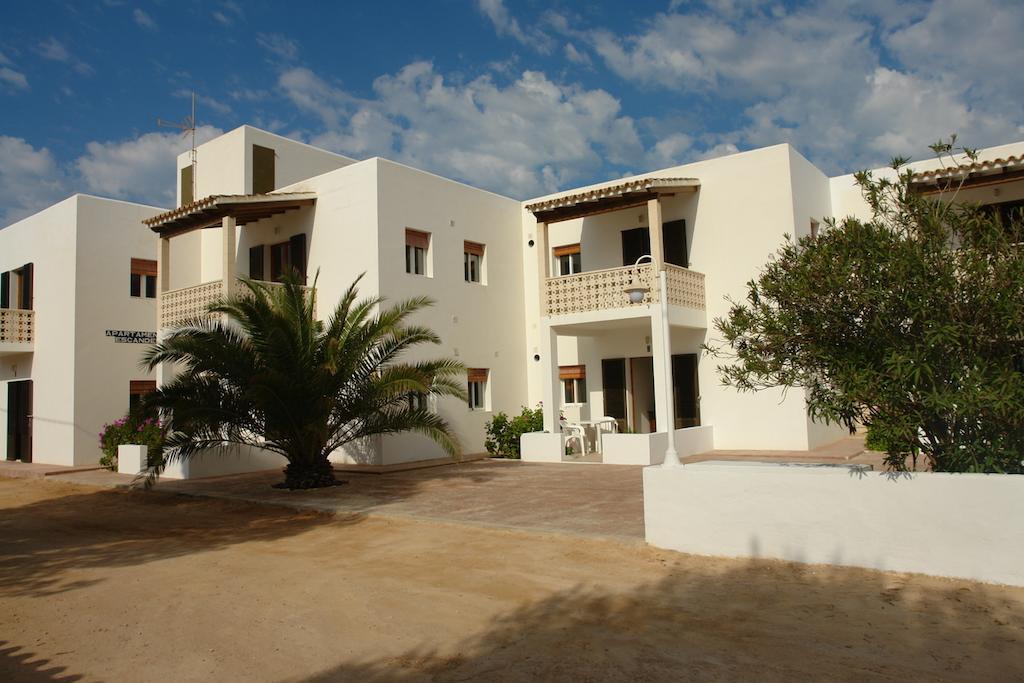 Apartamentos Escandell - Formentera Vacaciones Playa Migjorn Ruang foto
